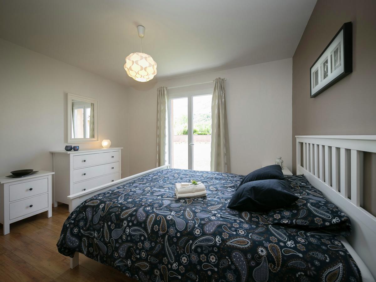 Luxurious With Jacuzzi In *
