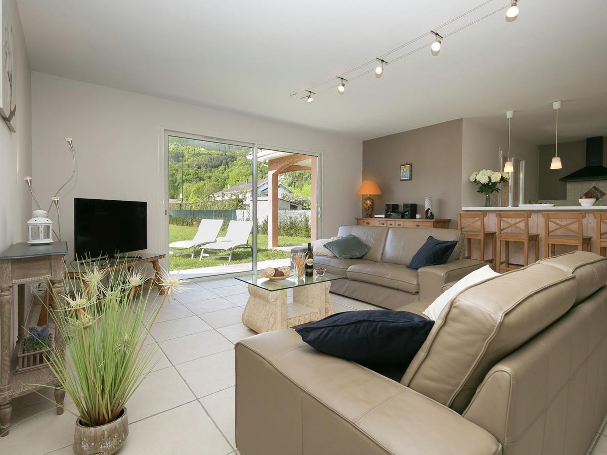 Luxurious With Jacuzzi In *